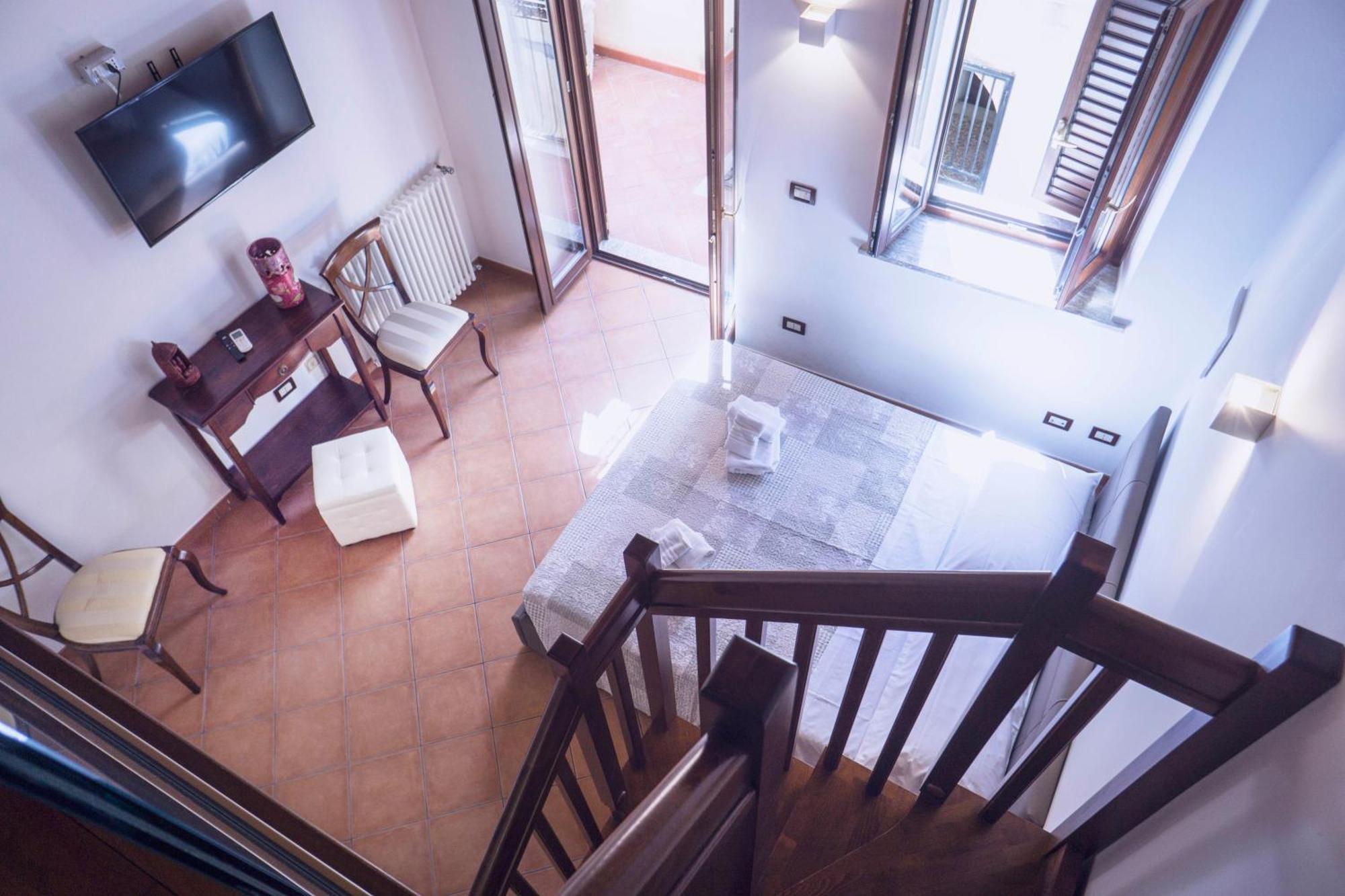 Tina House - Il Cortile Nel Centro Storico Di Taormina Appartement Buitenkant foto