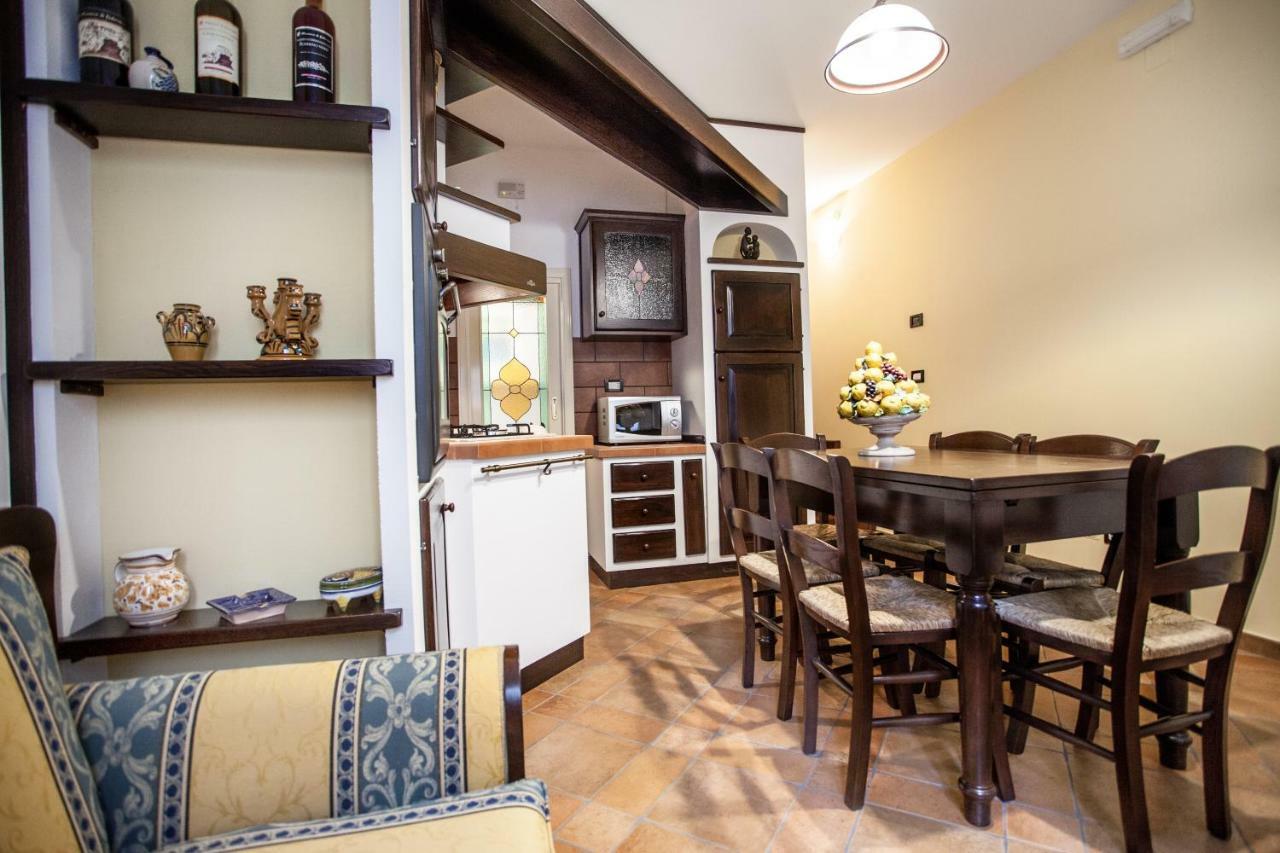 Tina House - Il Cortile Nel Centro Storico Di Taormina Appartement Buitenkant foto